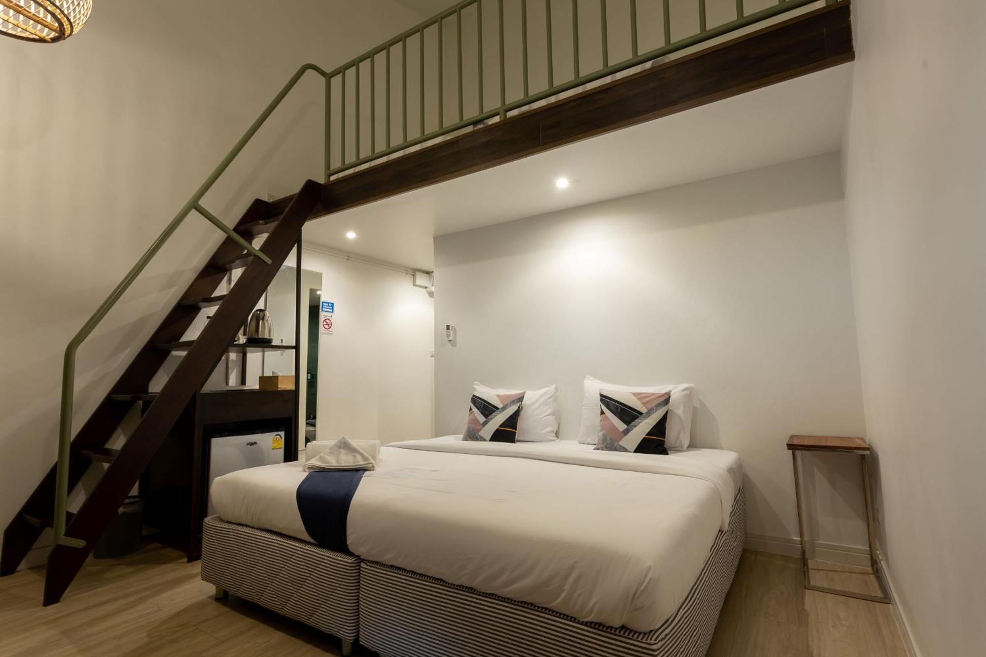 Отель Pakchong Center Poshtel Экстерьер фото