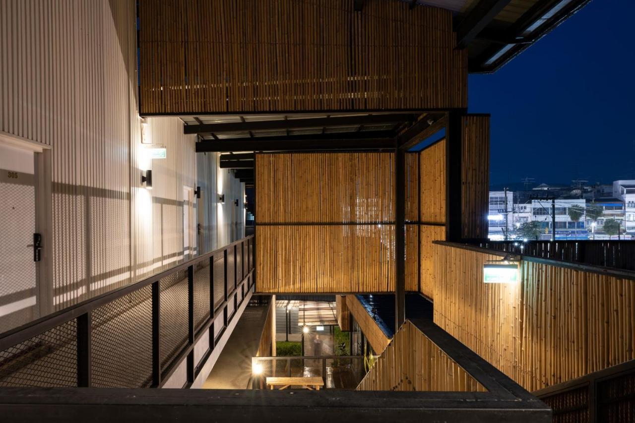 Отель Pakchong Center Poshtel Экстерьер фото