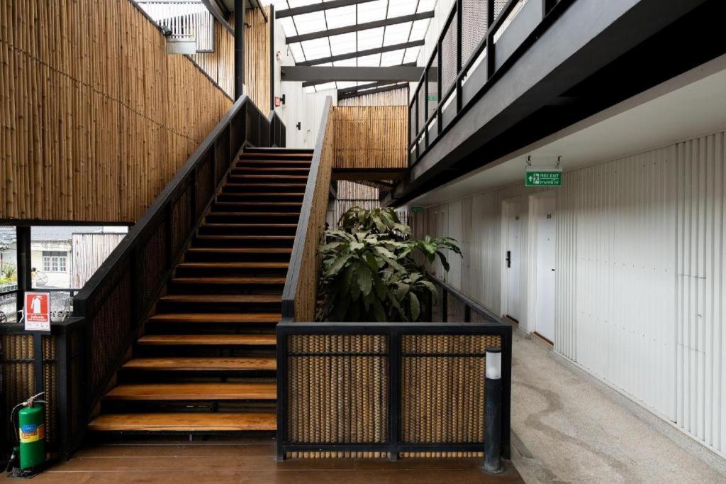 Отель Pakchong Center Poshtel Экстерьер фото