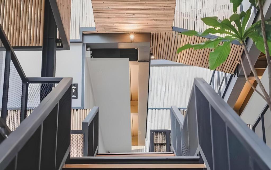 Отель Pakchong Center Poshtel Экстерьер фото