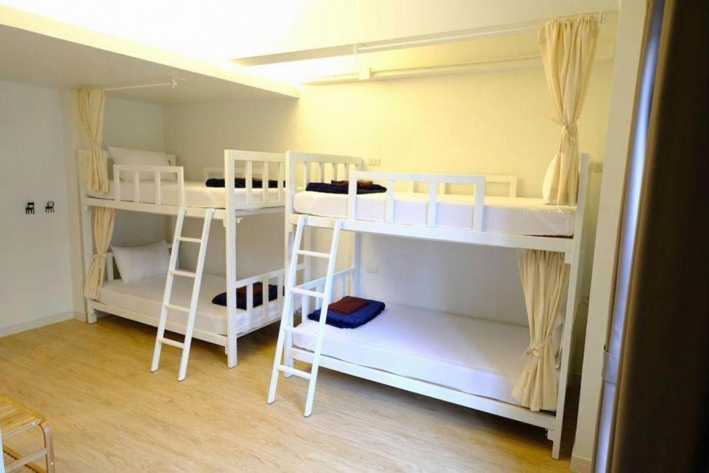 Отель Pakchong Center Poshtel Экстерьер фото